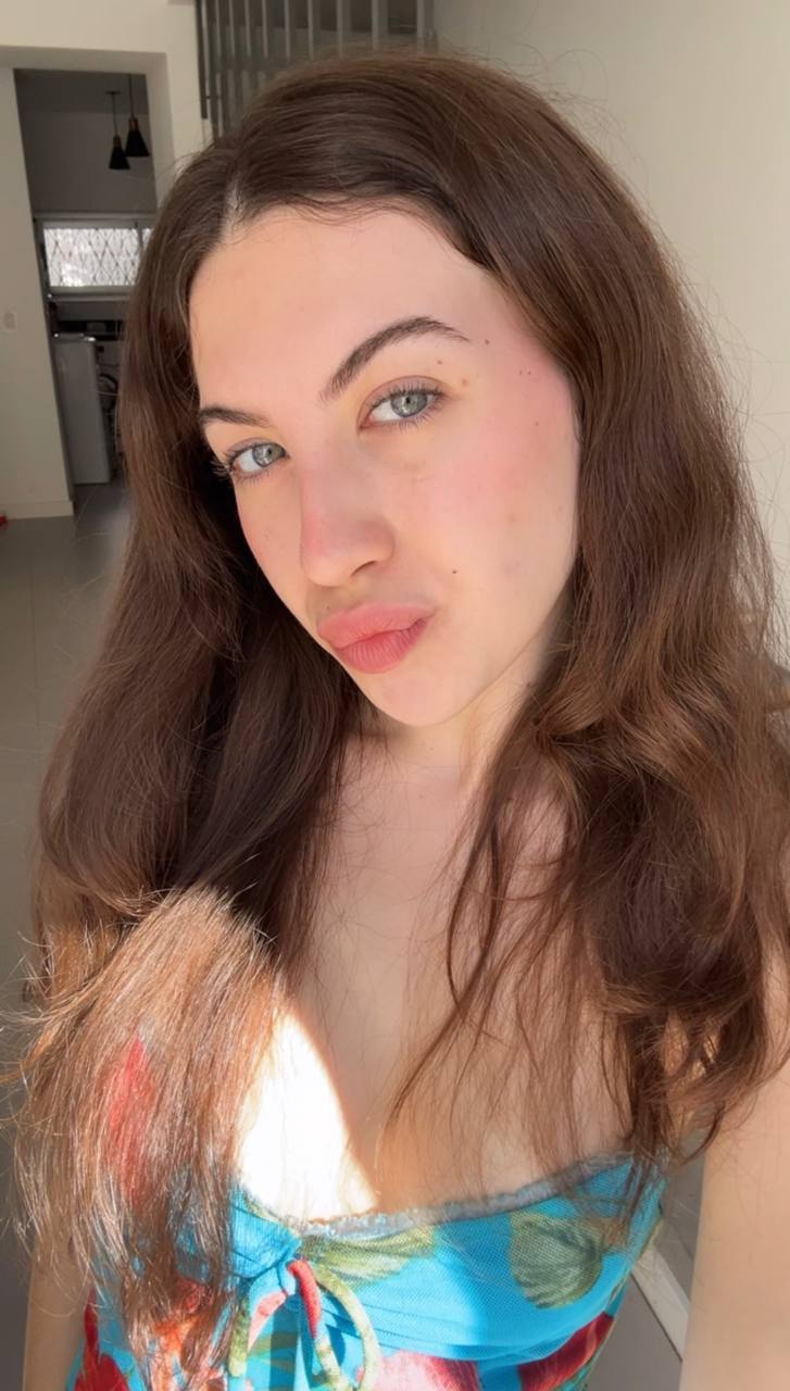 Nude girl Amber in Adelaide