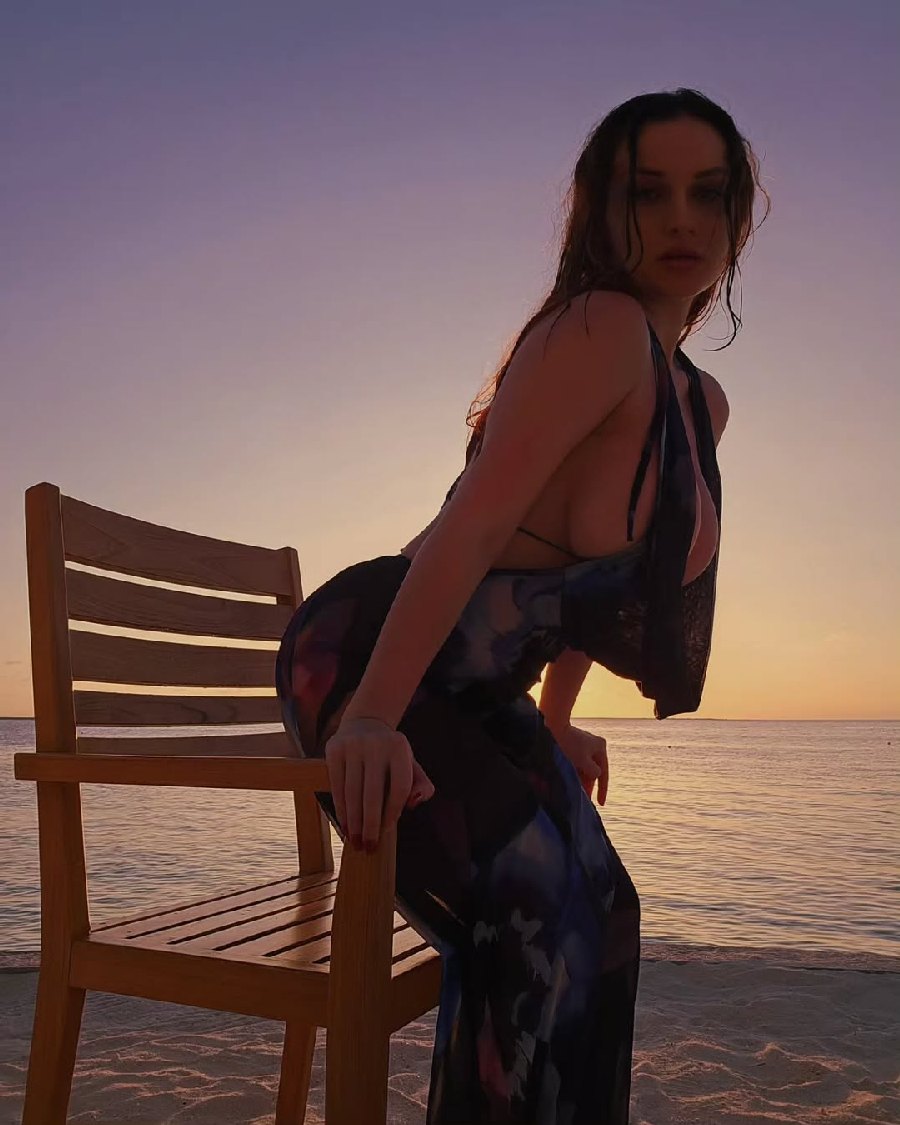 Sexy girl Miranda Faith nude in Adelaide