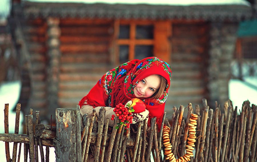 Sexy girl Women in Slavic costumes in Adelaide