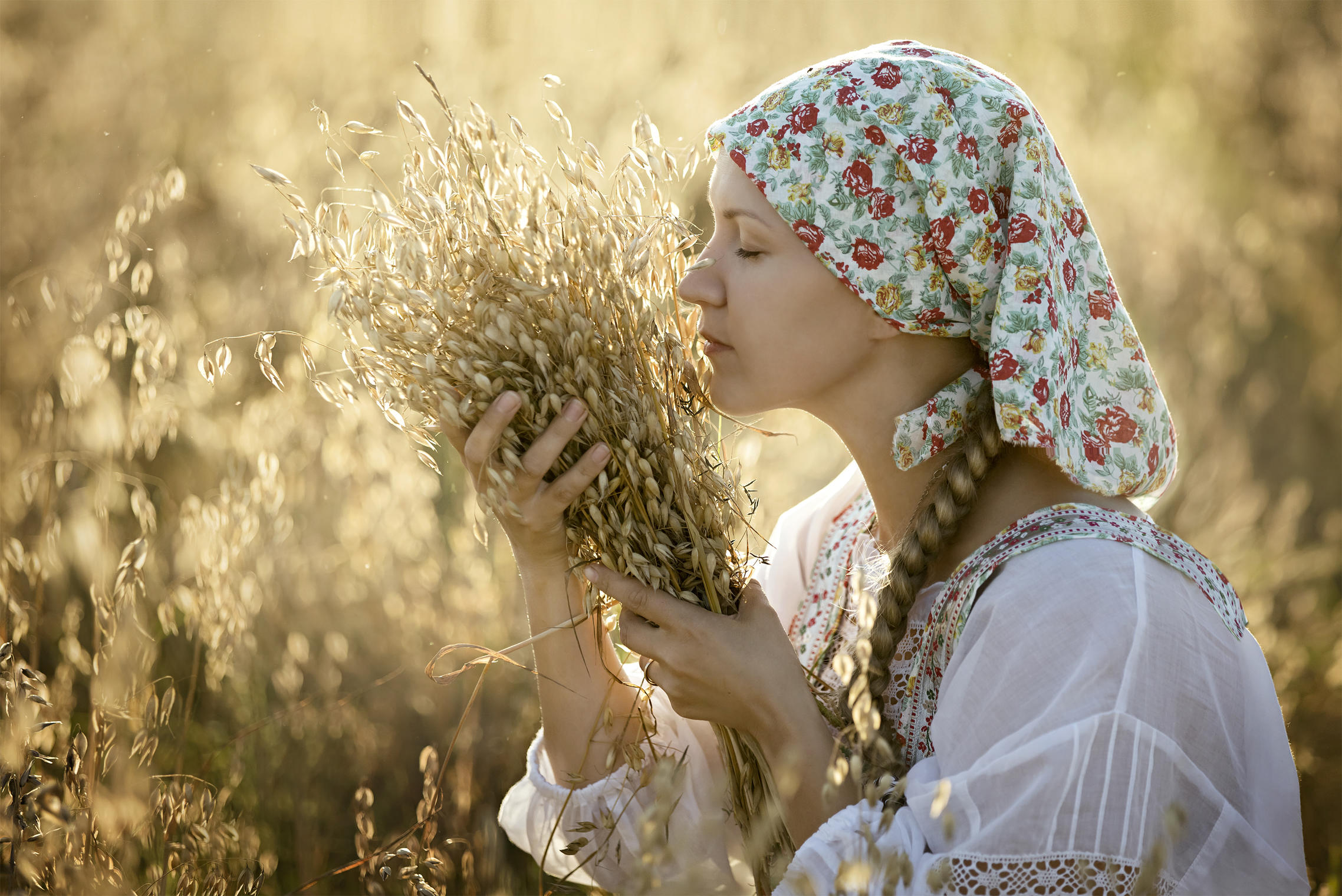 Photo Women in Slavic costumes in Adelaide