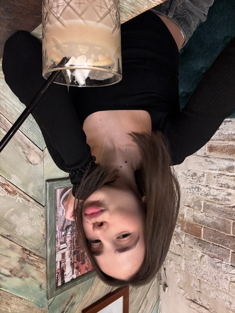 Fresh photos, fresh mood — Tina online in Adelaide